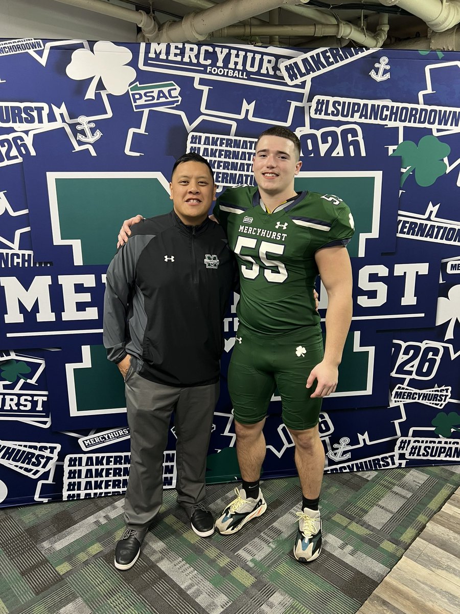 Justiceesser24's tweet photo. Thankful for my offer from Mercyhurst University football @CoachRiemedio @coachtherman https://t.co/Mjvw8efEOV