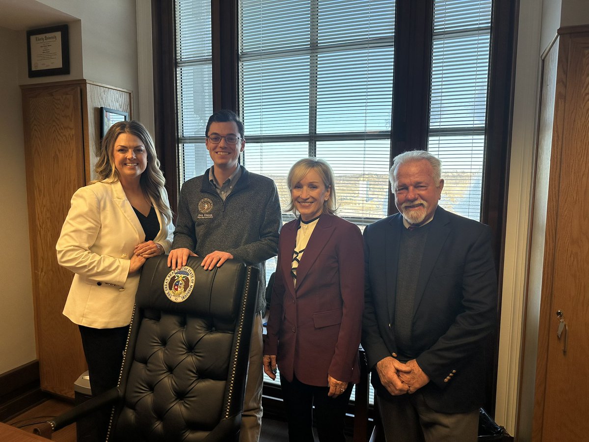 Starling_MO's tweet photo. Productive conversations at the state capitol encouraging a few members of the #moleg House of Reps to continue supporting their local community providers serving Missourians with developmental disabilities. @EasterSealsMW @JacqueBardgett #DisabilityInclusion #MOFlourishTogether https://t.co/VT0GNvCIIm