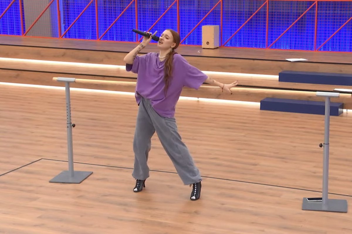 saanttii17's tweet photo. 23:15 de la noche, adivinad quienes siguen ensayando. no hay personas más trabajadoras que ellos, siempre lo diré. #OTDirecto17E https://t.co/97vZtzVbX4