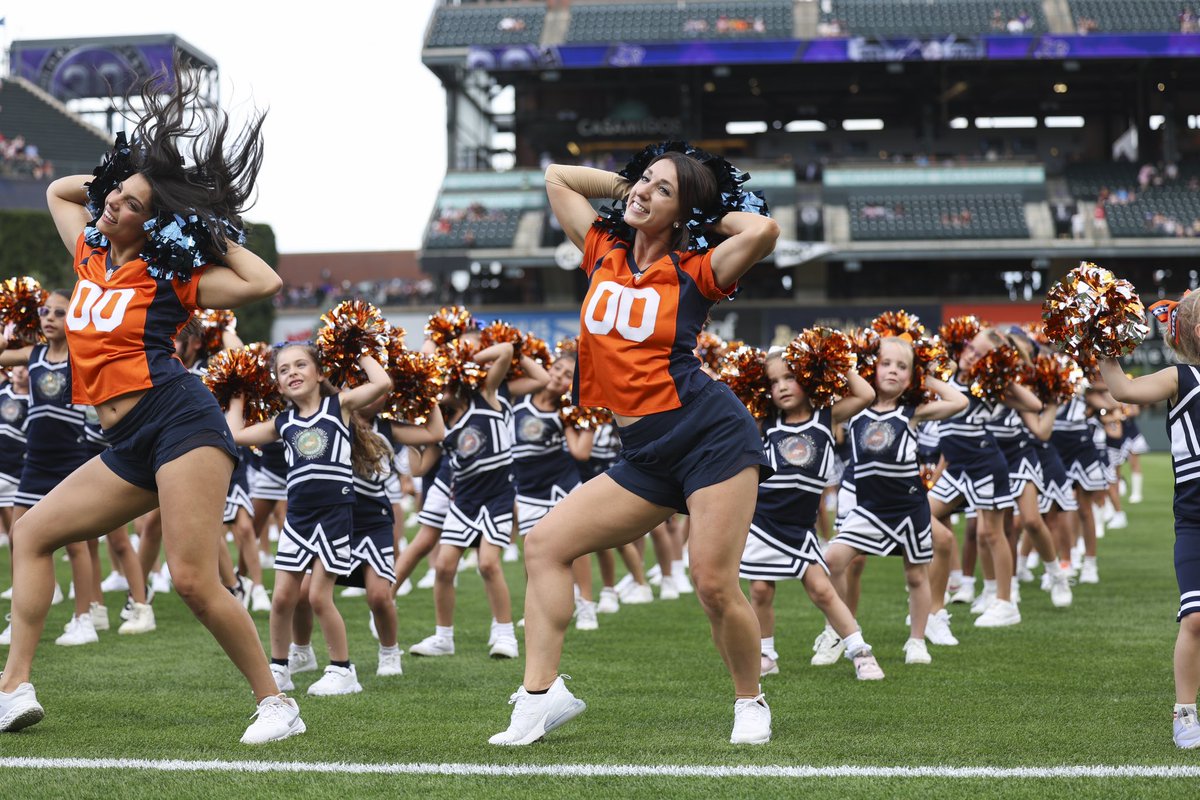 BroncosCheer tweet picture