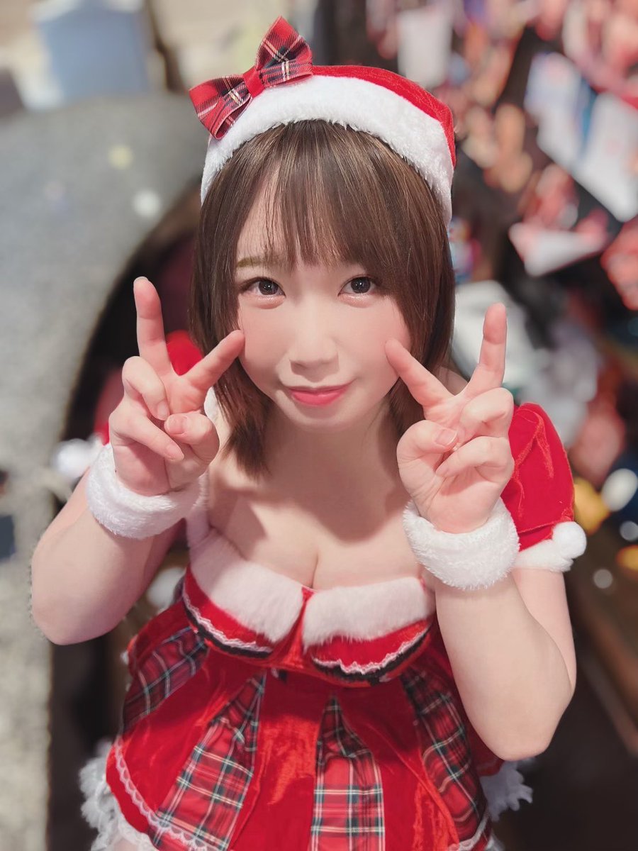 nyan0202ayu's tweet photo. 今年初の投稿が年末の写真ですみません
この辺の写真を見てると本年もなんとか楽しく過ごせそうです(^^)

年末は両親とSASUKEを見たりなどして過ごしていました。
皆さんに楽しい事がたくさんありますように、和やかに過ごせますように、と
今年もM-1を楽しみに生きていきます🌷
宜しくお願いします！ https://t.co/L8I5jvHQg8