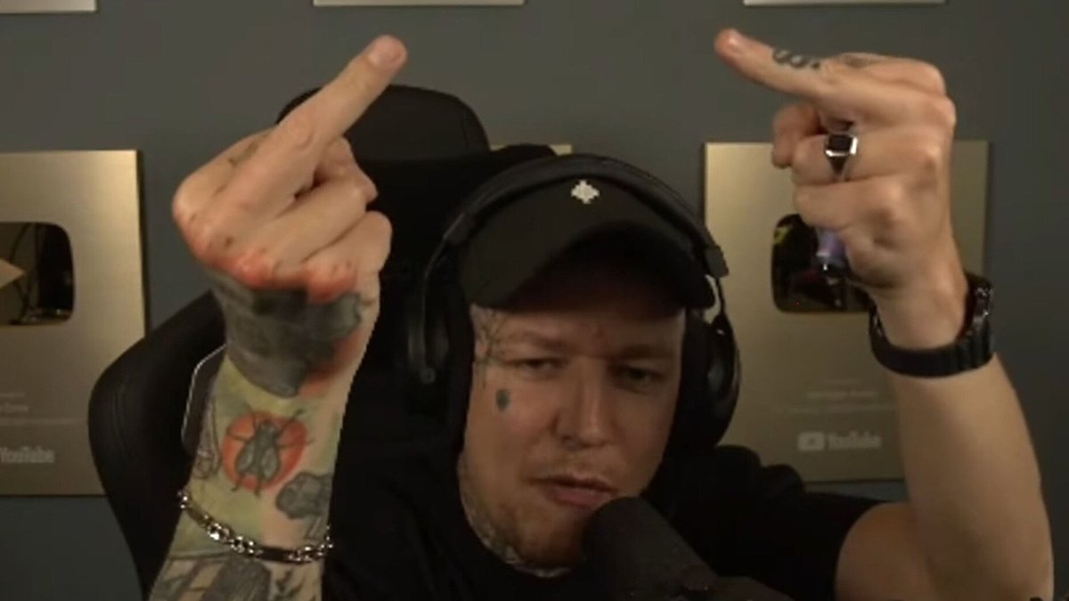 Dennis ☽ tweet media