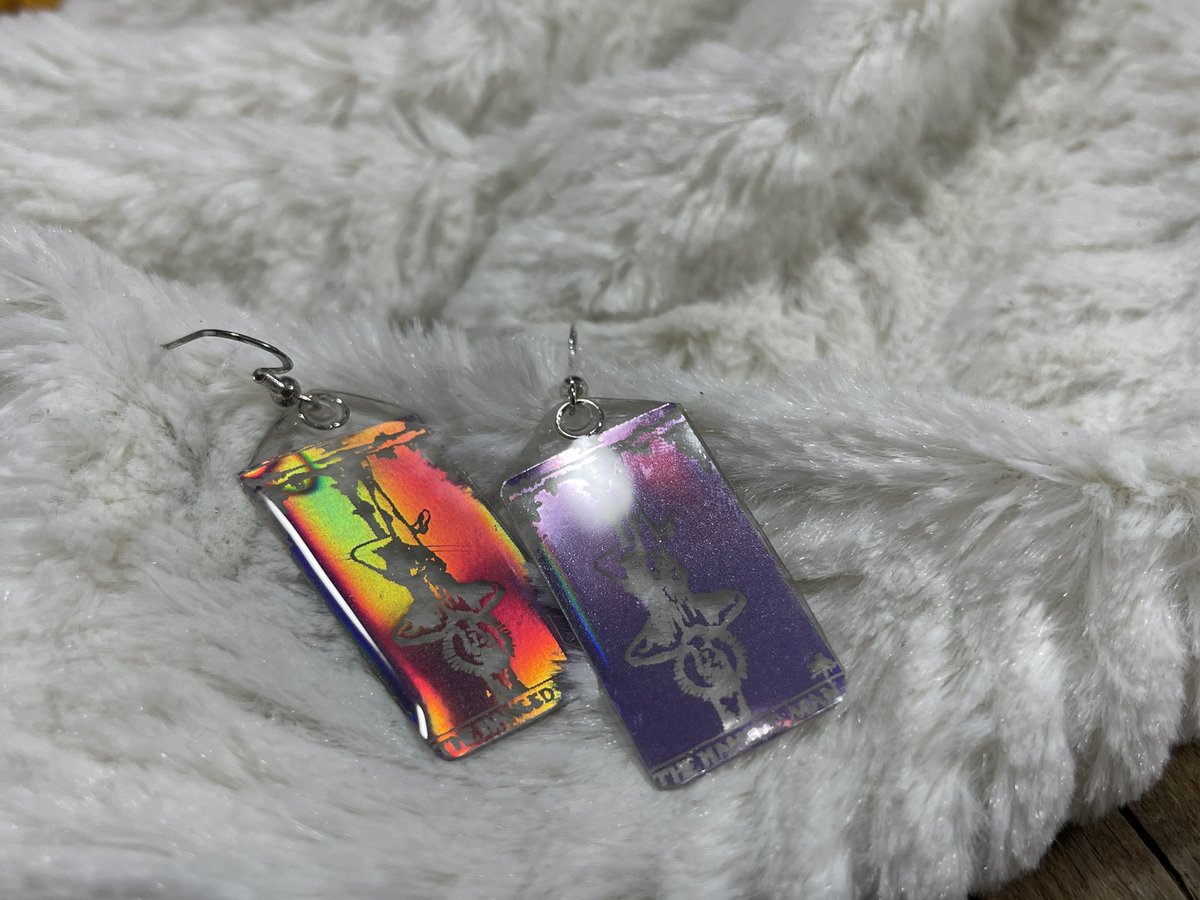 MeadowstoneRVA's tweet photo. A few new things have hit the shop! Glow in the dark and abalone shell coffin rings and tarot card earrings! https://t.co/0QSouQVpvB