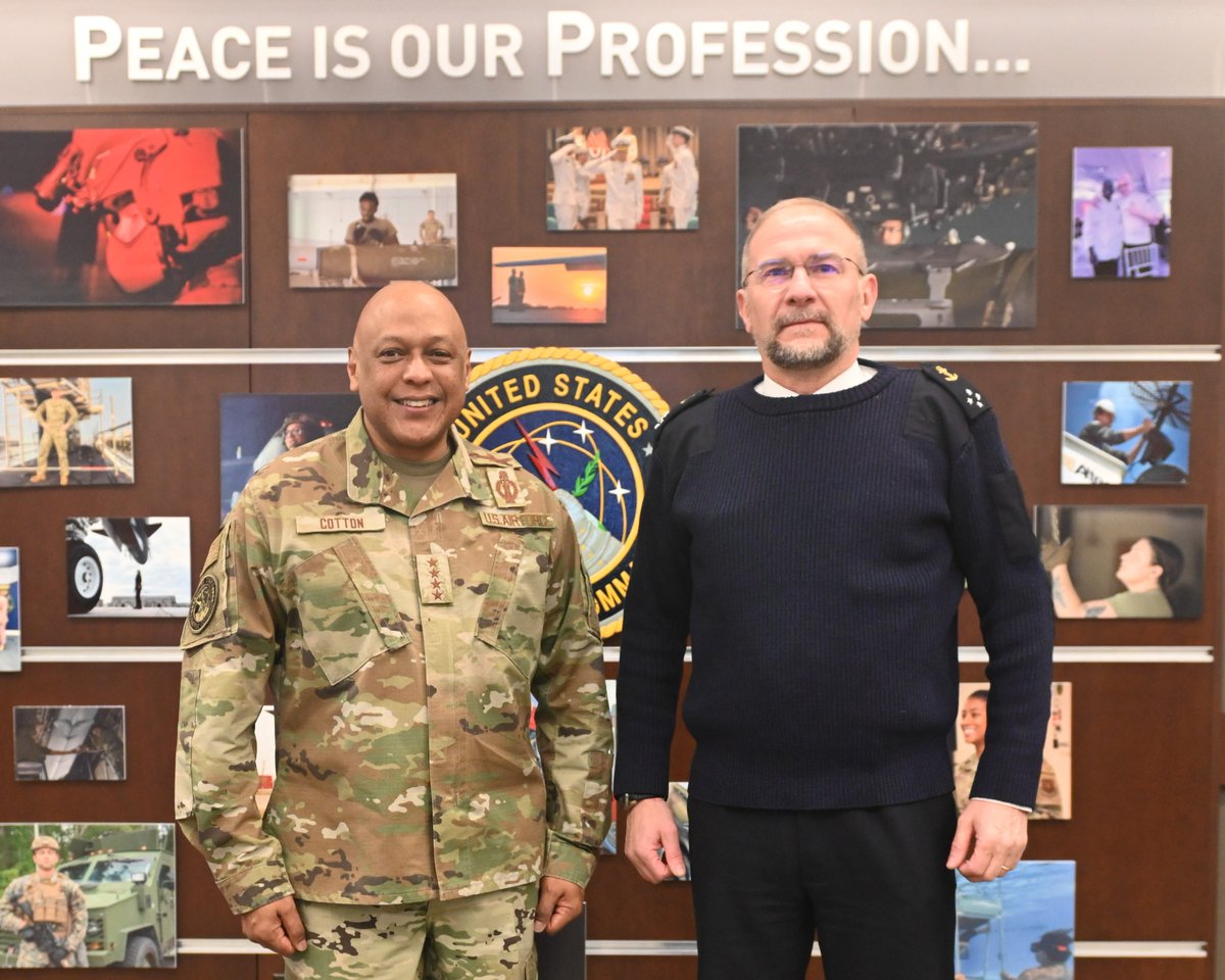 #USSTRATCOM Commander Gen. Anthony Cotton met today with Vice Adm. Jacques Fayard, leader of 🇫🇷's Strategic & Oceanic Submarine Force. Our global team of allies & partners remains our greatest strength, enabling #StrategicDeterrence across the spectrum of competition & conflict.
