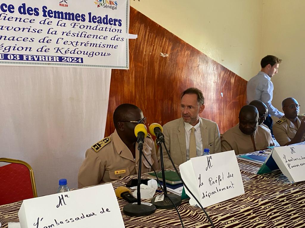 EUAmbSenegal's tweet image. L’UE est fière de soutenir le leadership des femmes du département de Salemata avec #TeamEurope  #KAS4security :  leur contribution est essentielle pour  répondre aux défis de développement, de stabilité et de résilience de cette région dynamique mais aussi pleine de défis.