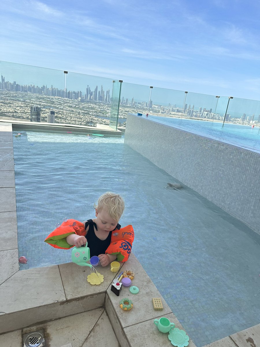 iamloads's tweet image. Work hard so you can book those nice holidays and then work even harder whilst on those holidays to one day live your whole life like a holiday. That’s my motto 😇