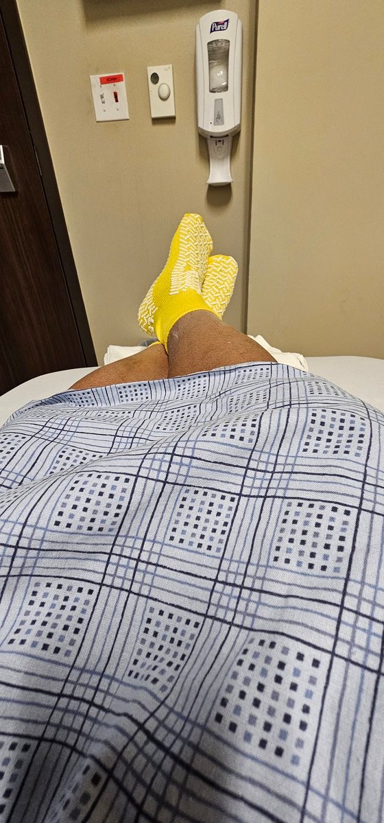 LoneStarNiner's tweet photo. As Dak says, " Here we goooo" 😄 🤣 😂 

Total knee replacement for my left knee this time. I'll have two new knees fresh out of the box now. 😄 🤣 

T minus 1 hour 🙏🏿 Send your thoughts and prayers, please 🙏🏿 

#NewKneeNewMe
#totalkneereplacementsurgery https://t.co/DIHvqYuZEQ
