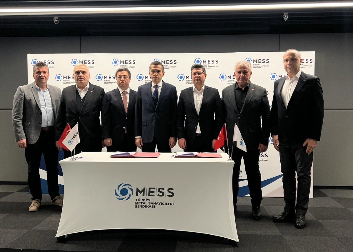 TÜRK-İŞ GENEL BAŞKAN YARDIMCISI VE TÜRK METAL SENDİKASI GENEL BAŞKANI PEVRUL KAVLAK:
“Verdiğimiz sözü tuttuk, Cumhuriyetimizin 100. Yılında yüzde 100’ü aşan bir zam aldık. Ücretlere aldığımız toplam zam ilk 6 ay için yüzde 98, yıllık ise yüzde 157,4 oldu. Sosyal yardımları da