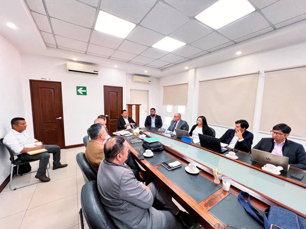 MUNIVCANALES's tweet photo. Iniciamos nuestra administración con todo, hoy se realizó la 1er reunión oficial con los Directores de la Municipalidad de Villa Canales. https://t.co/Qtsvb6SHje