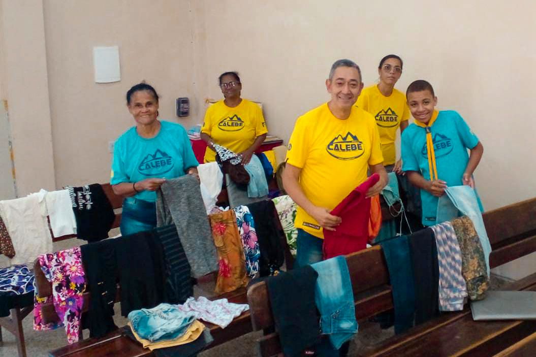 advsudeste's tweet photo. Nossos calebes em ação 🖐️✨

💛 Limpeza de ruas, praças e locais alagados
💛 Doação de roupas
💛 Feira de saúde
💛 Doação de alimento
💛 Ações evangelísticas
💛 Doação de sangue

#Cabele #Missão #PlanoA #VemComigo #EuVou #adventistassudeste #adventistas7Dia #adventistas https://t.co/scP8fd6ZAe