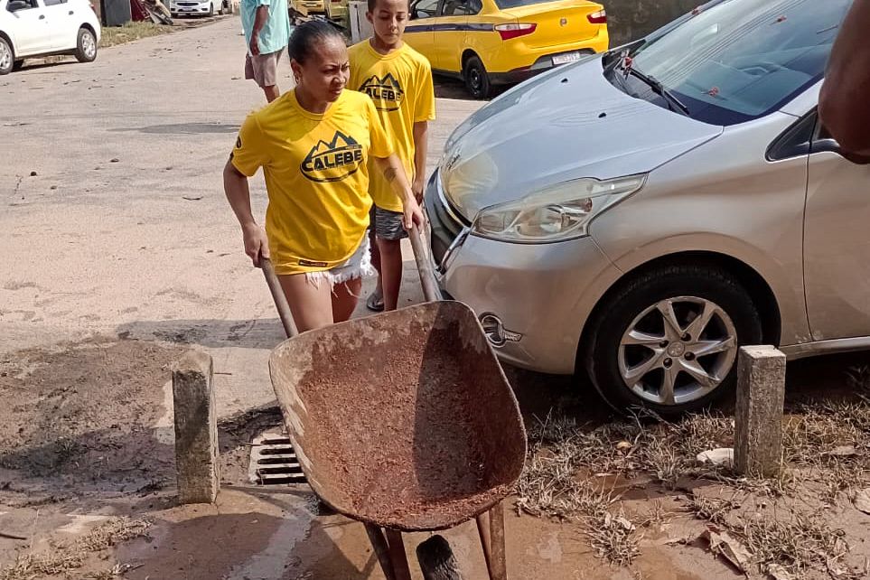 advsudeste's tweet photo. Nossos calebes em ação 🖐️✨

💛 Limpeza de ruas, praças e locais alagados
💛 Doação de roupas
💛 Feira de saúde
💛 Doação de alimento
💛 Ações evangelísticas
💛 Doação de sangue

#Cabele #Missão #PlanoA #VemComigo #EuVou #adventistassudeste #adventistas7Dia #adventistas https://t.co/scP8fd6ZAe
