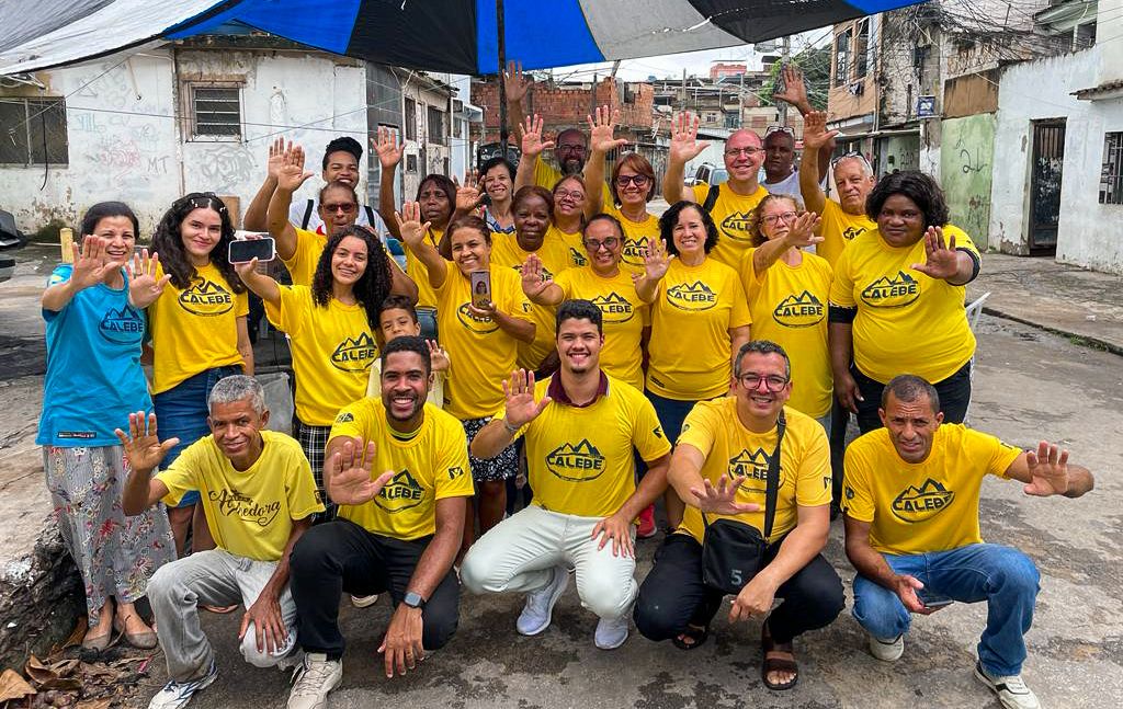 advsudeste's tweet photo. Nossos calebes em ação 🖐️✨

💛 Limpeza de ruas, praças e locais alagados
💛 Doação de roupas
💛 Feira de saúde
💛 Doação de alimento
💛 Ações evangelísticas
💛 Doação de sangue

#Cabele #Missão #PlanoA #VemComigo #EuVou #adventistassudeste #adventistas7Dia #adventistas https://t.co/scP8fd6ZAe