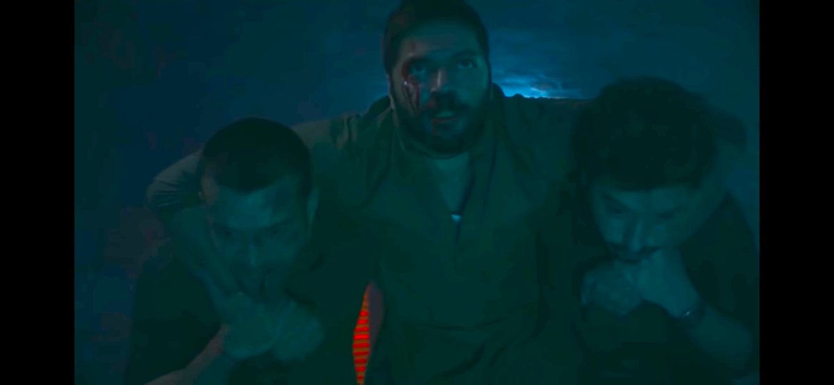 sanjeevrai042's tweet image. meanwhile #AbhishekKumar𓃵 
grabbing both #MunnawarFaruqui and #VickyJain
 #BigBoss #ayeshakhan