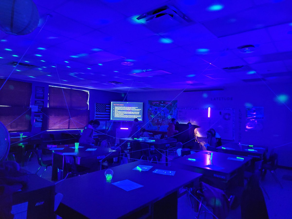Fun Science Review Spy Day! 🕵️‍♀️ 🕵️‍♂️ Students were looking for clues all around their room. #Science #RoomTransformation <a href="/frederoni/">Angelle Farrell</a> <a href="/TISDNIS/">Northpointe Intermediate</a>