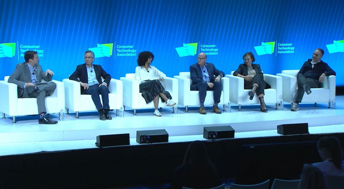OmdiaHQ's tweet image. At #CES2024, #Omdia hosted a panel discussing #smartcars and the key drivers propelling #interoperability. Remco Timmer from @here emphasizes continuous learning through #data validation for faster transformation. Re-watch the session here for insights: live.ces.tech/detail/6344513…