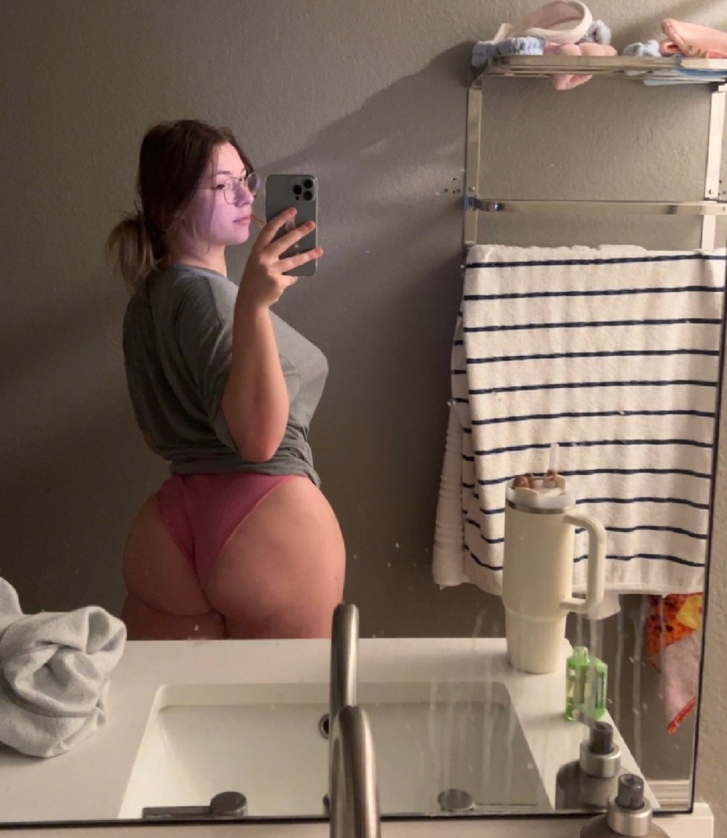 xeenastoopider's tweet photo. obsess over me https://t.co/HJOsgGdv2D