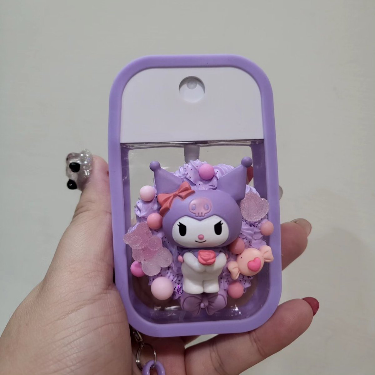 purplericeDIY's tweet photo. 酒精分裝瓶！！！

款式都可以客製化喔！

$250
 #紫米手作 #萬物皆可奶油膠 #三麗鷗 https://t.co/lvoyD56MjT