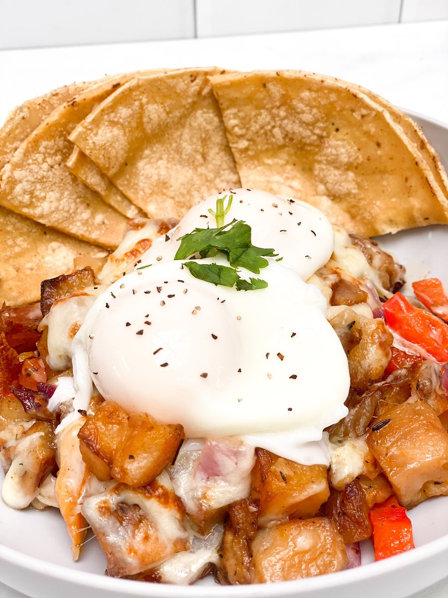 January 2024 Cafe Specials❤️(From left to right)

🍋🌿🍣 Roasted Lemon Herb Salmon with Brussels Sprouts

🥗🥬🫘🍄🥚Flex Protein Salad

🍳 🥔 ☕️ Poached Egg Breakfast Bowl

*Breakfast &amp; entree items not available at Sunset Beach, Santa Ana, Corona Del Mar &amp; Hollywood locations.