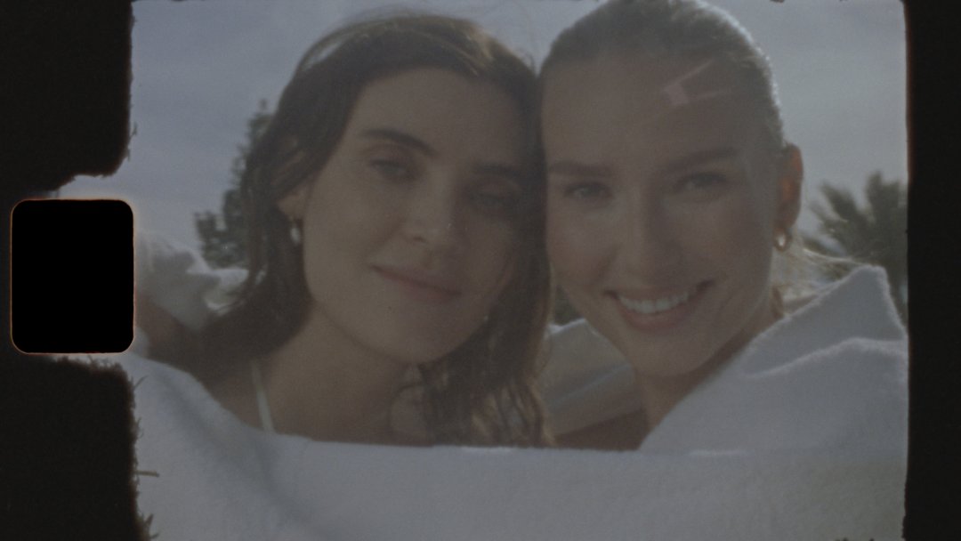 FrameDiscreet's tweet image. The beauty of Super8mm film...
Cinematography by Scott Watson scottiewat

Film scans by Frame Discreet framediscreet.com
Timed &amp;amp; Flat versions

Questions about filmmaking, film scanning, film in general? 

infoframediscreet.com
416-901-5332