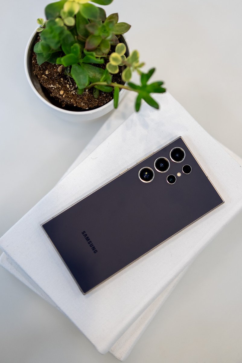 theunlockr's tweet image. The new @SamsungMobileUS S24 series 👉

📷: ZVE1 (edited in Lightroom) 

#SamsungUnpacked