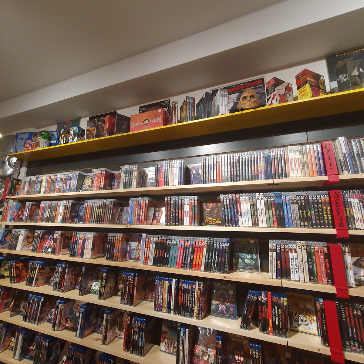 ArrowFilmsVideo's tweet photo. 🇨🇦 📣: Looking for physical media heaven?

Stocked to the brim with Vinyls, Merch, and a wide variety of Boutique label blus that'll blow your socks off!

Get yourselves down to Vinegar Syndrome Toronto | 399 Roncesvalles Ave | Toronto

Trade-ins welcome too 👀 https://t.co/AD5rykzc4G