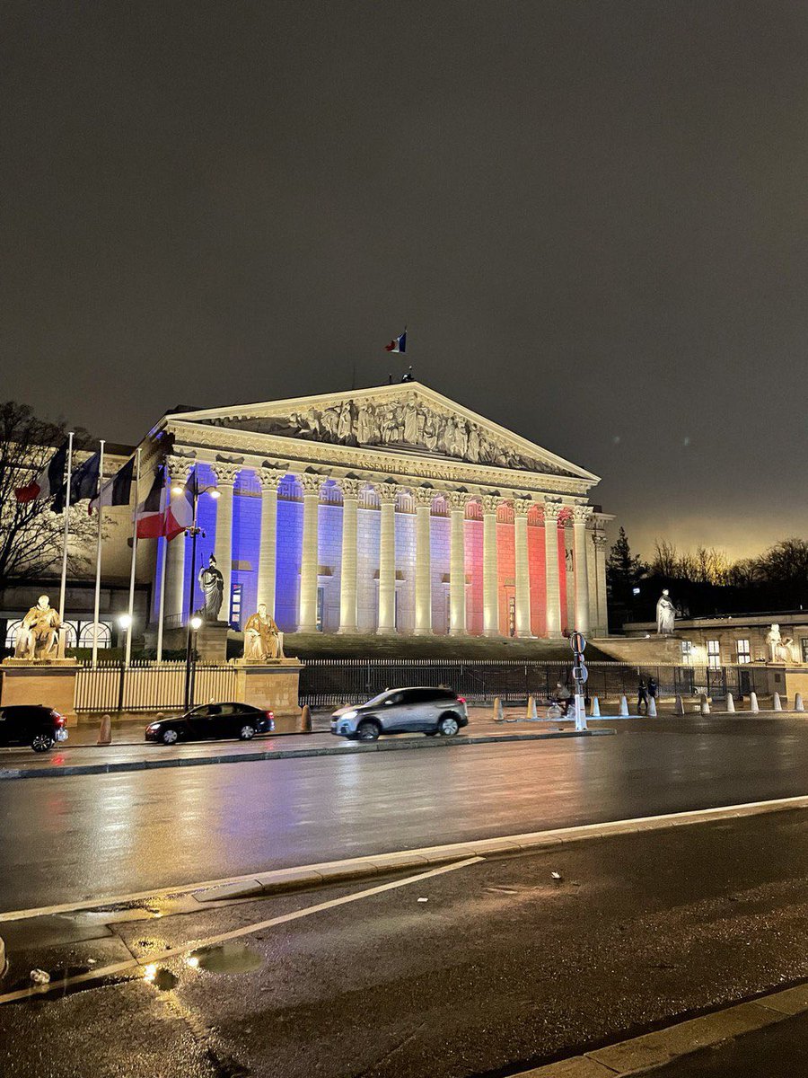 CfdtSdis's tweet photo. La @CFDT des #sdis à l’@AssembleeNat pour le visionage du reportage de @servicePresseF5 « vert de rage » sur les cancers et échanges avec les parlementaires.

https://t.co/LQUHadXjrf https://t.co/Mo6bRbOzYr