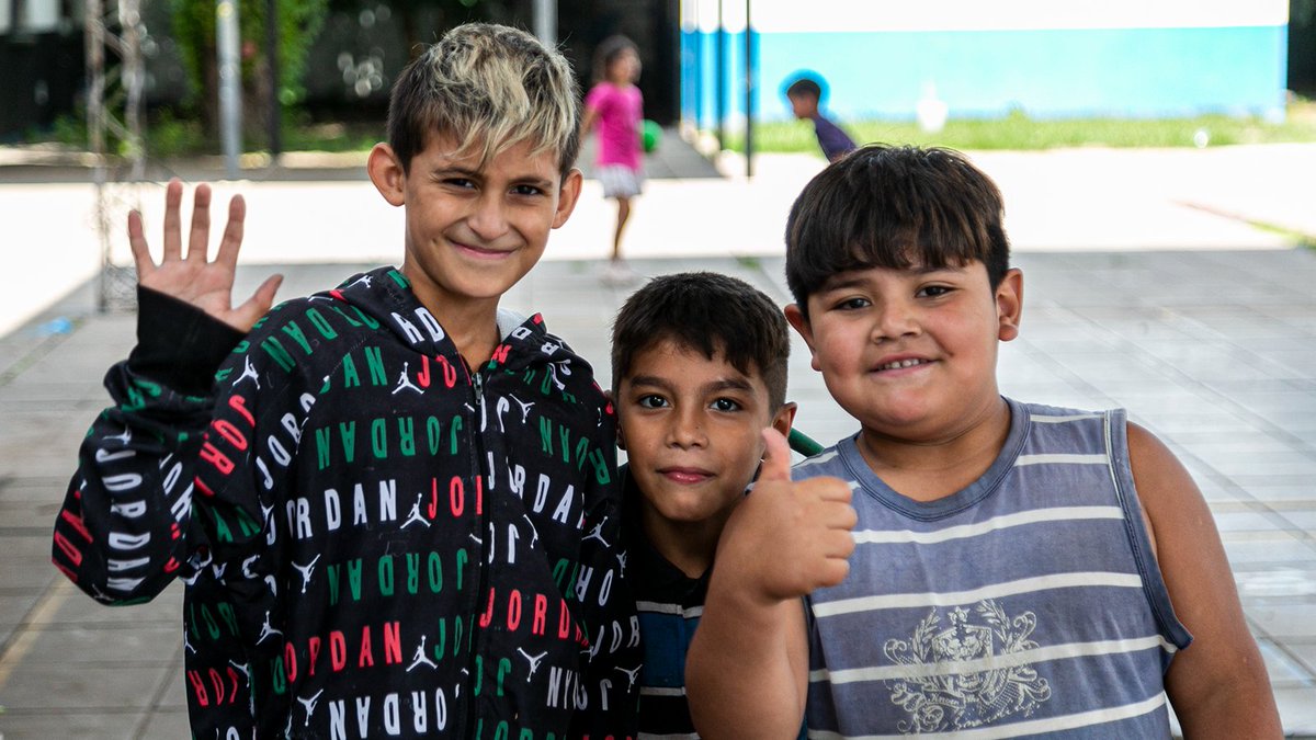 CascallaresPJ's tweet photo. 🏫🌤️ Elias, Facundo, Kala, Brando y miles de chicos más disfrutan el programa Escuelas Abiertas en Verano en este enero en Almirante Brown a partir de la articulación de @MunicipioBrown con @BAProvincia y @BAeducacion.

@Kicillofok @AlbertoSileoni @JuanoFabiani @sergiopianciola https://t.co/h46BjNTiB6