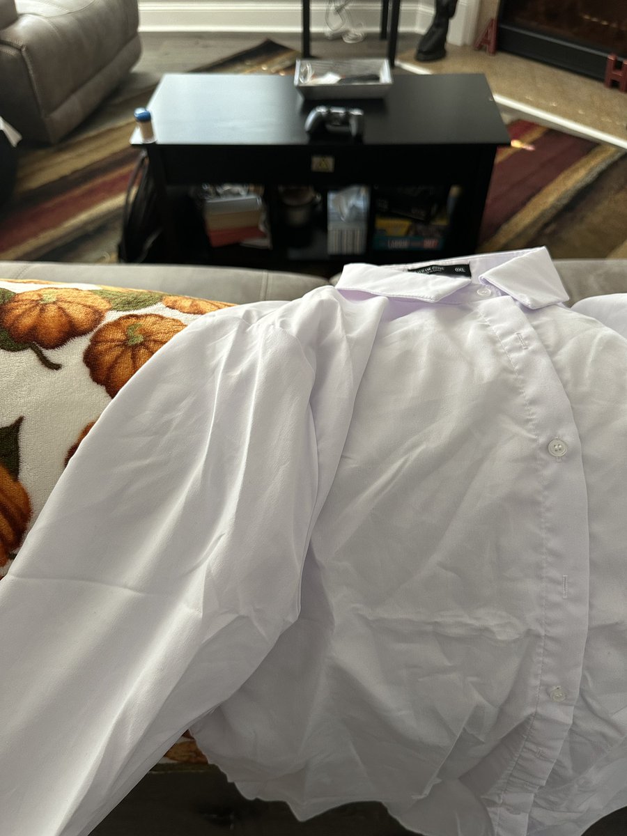 imalexusw's tweet photo. What color is this shirt? https://t.co/hjRMARBr7z