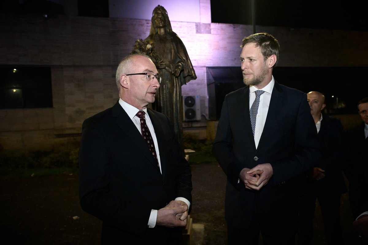 PÉTER SZTÁRAY Minister of State for Security Policy, Ministry of Foreign Affairs and Trade, Hungary visits the Queen Geraldine statue. Accompanied by myself and members of the Albanian parliament and public.