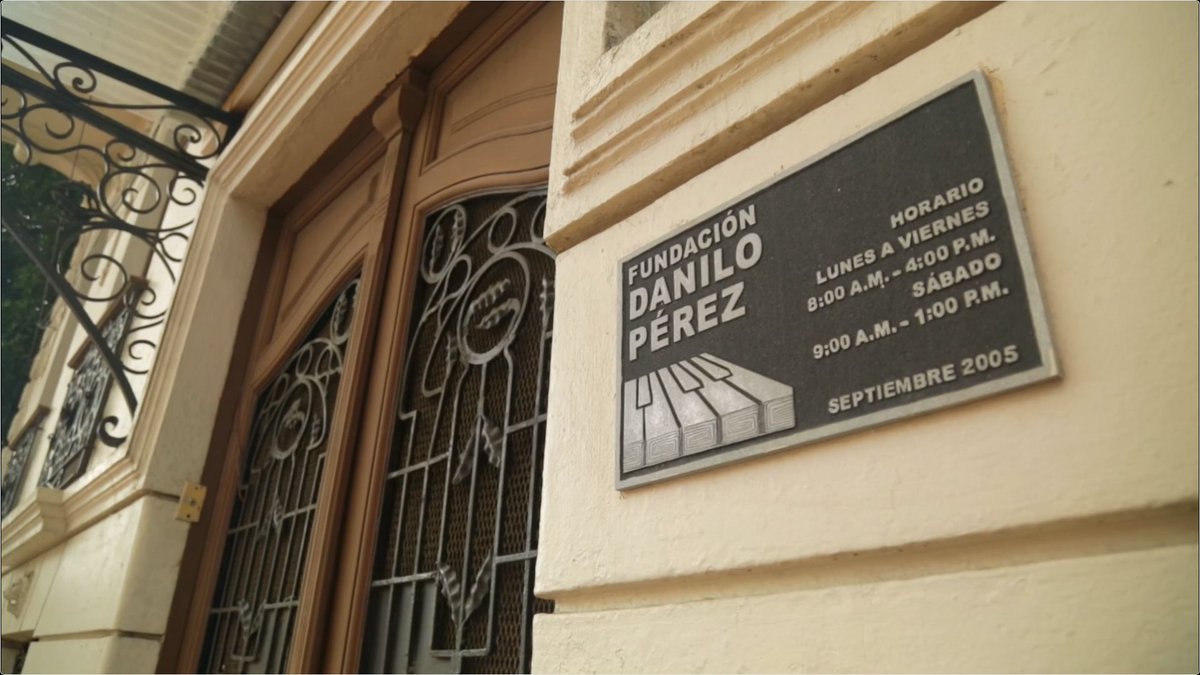 Patricia Zárate es IMPARABLE. Esta saxofonista y musicoterapeuta sigue cambiando el mundo con el jazz.
Este 16 de enero sacó su libro 📚"Suite Panameña: reimaginando las narrativas musicales y culturales del jazz". Revive su historia en nuestro canal de YouTube
#music #musica