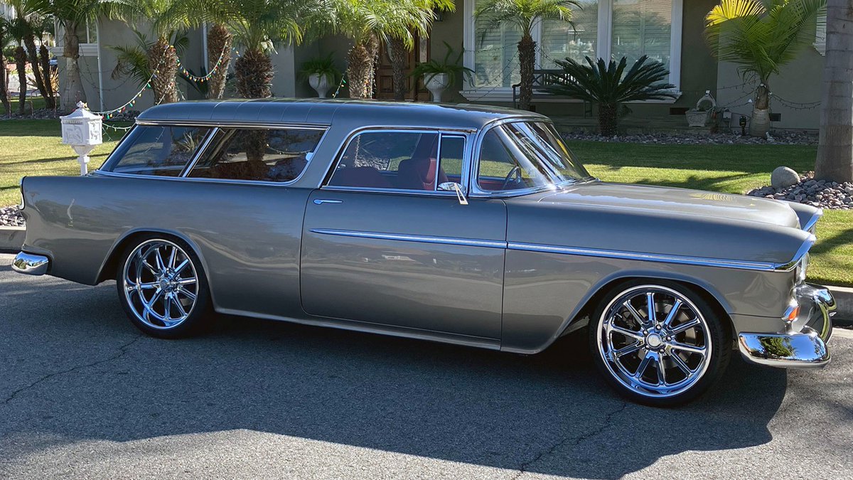 Barrett_Jackson's tweet image. Reviving a classic! This custom 1955 @Chevrolet #Nomad had a 2-year #FrameOff rotisserie build. Hear this Nomad roar across the auction block with No Reserve, January 20-28 at WestWorld of #Scottsdale! 

Learn More: bit.ly/SD24TW-1955Che…