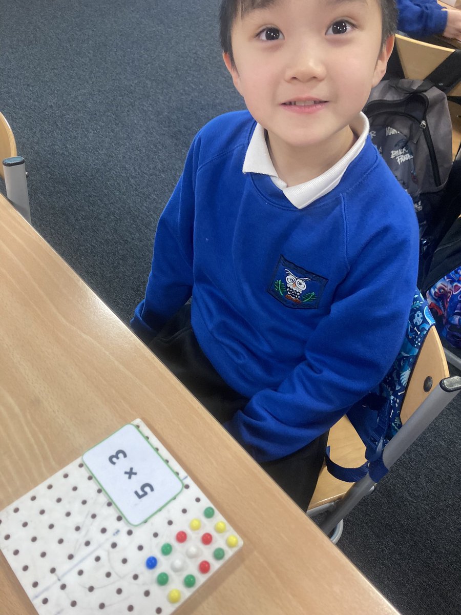 MissH_Saracen's tweet photo. P3/4 have been using arrays to help solve multiplication problems during Numeracy time ๐งฎ๐ง @saracenprimary @glasgowcounts #multiplication #arrays #rowsandcolumns https://t.co/nJyk65v3O4