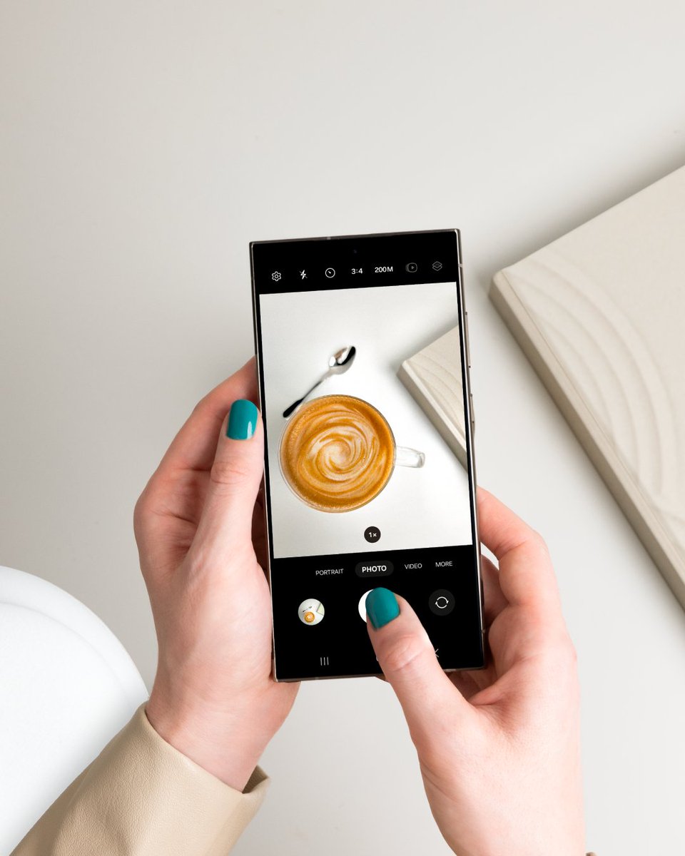 Say hi to Galaxy AI. ✨ Dít zijn de gloednieuwe Galaxy S24 Ultra, S24+ en S24. #GalaxyAI #GalaxyS24Series