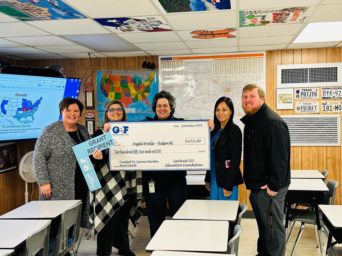 Hudson_Hawks's tweet photo. Today we had a visit from the Garland ISD Education Foundation! They awarded grants to four of our staff members. Congratulations to our staff members and a big thank you to the Garland ISD Education Foundation! #SoarHawksSoar @GISD_Foundation https://t.co/KSAehdfB5d