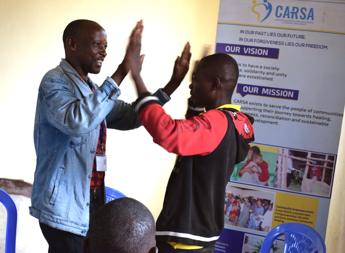 KabacuziS's tweet photo. Uyu munsi, CARSA yosoje amahugurwa y’iminsi 7 yo Kubakwamo Ubushobozi no Gusana Ihungabana (Empower Workshop) yaberaga mu Karere ka Muhanga, Umurenge wa Kabacuzi. 
Abitabiriye bose uko 36 bahamyako aya mahugurwa yabaye igisubizo n’inzira nziza yo komorana ibikomere baribamaranye https://t.co/WotxxjfRw7
