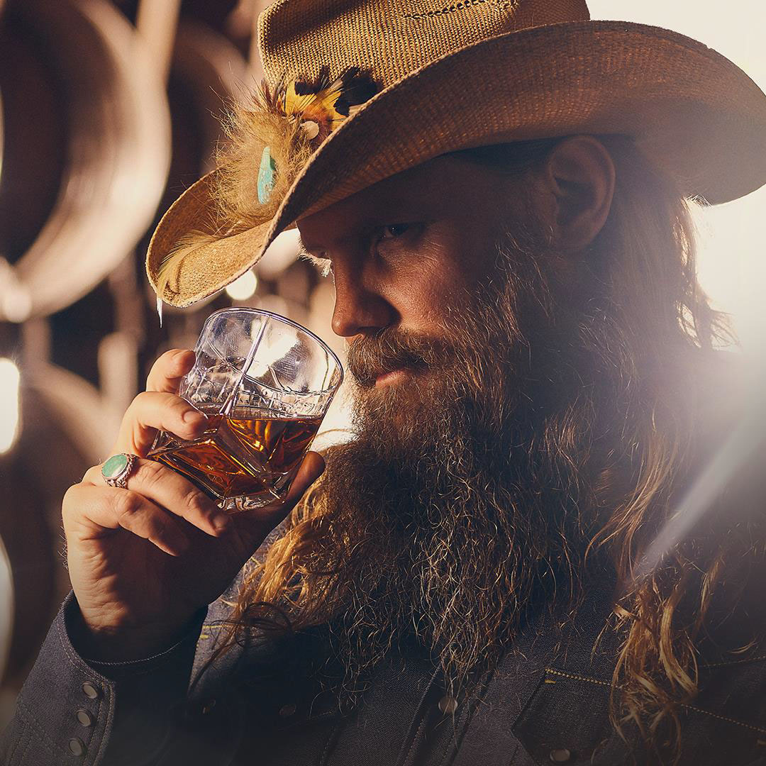 ABCWineSpirits's tweet photo. NOW AVAILABLE at ABC: Traveller Whiskey! 🥃

8X Grammy Award-Winning Artist, @ChrisStapleton, and @BuffaloTrace Distillery Master Distiller, Harlen Wheatley, have collaborated on a first-of-its-kind premium whiskey. https://t.co/UNR5Ooo0hs