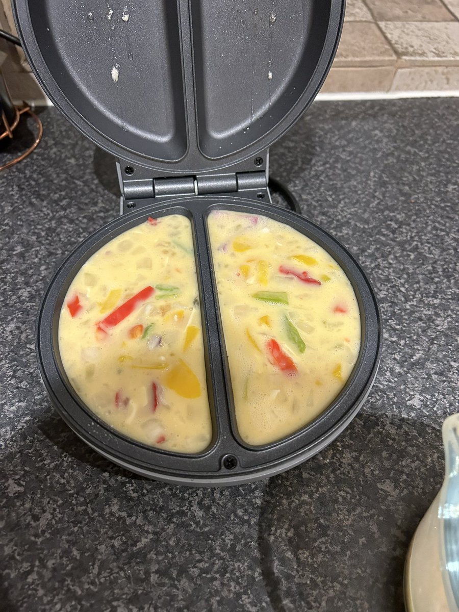 charlh87's tweet photo. Love a gadget and this one from @AldiUK didn’t disappoint

So quick and easy to use and my omelette was delicious! https://t.co/ewPHarrOaB