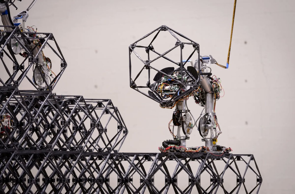 NASAAmes's tweet photo. If they build it, we can come…
Inchworm-like robots could build future deep-space structures like communications towers and crew habits that will allow us to explore farther than ever before! Learn how: https://t.co/VHu9KUCnnF https://t.co/tM5zEQiAse