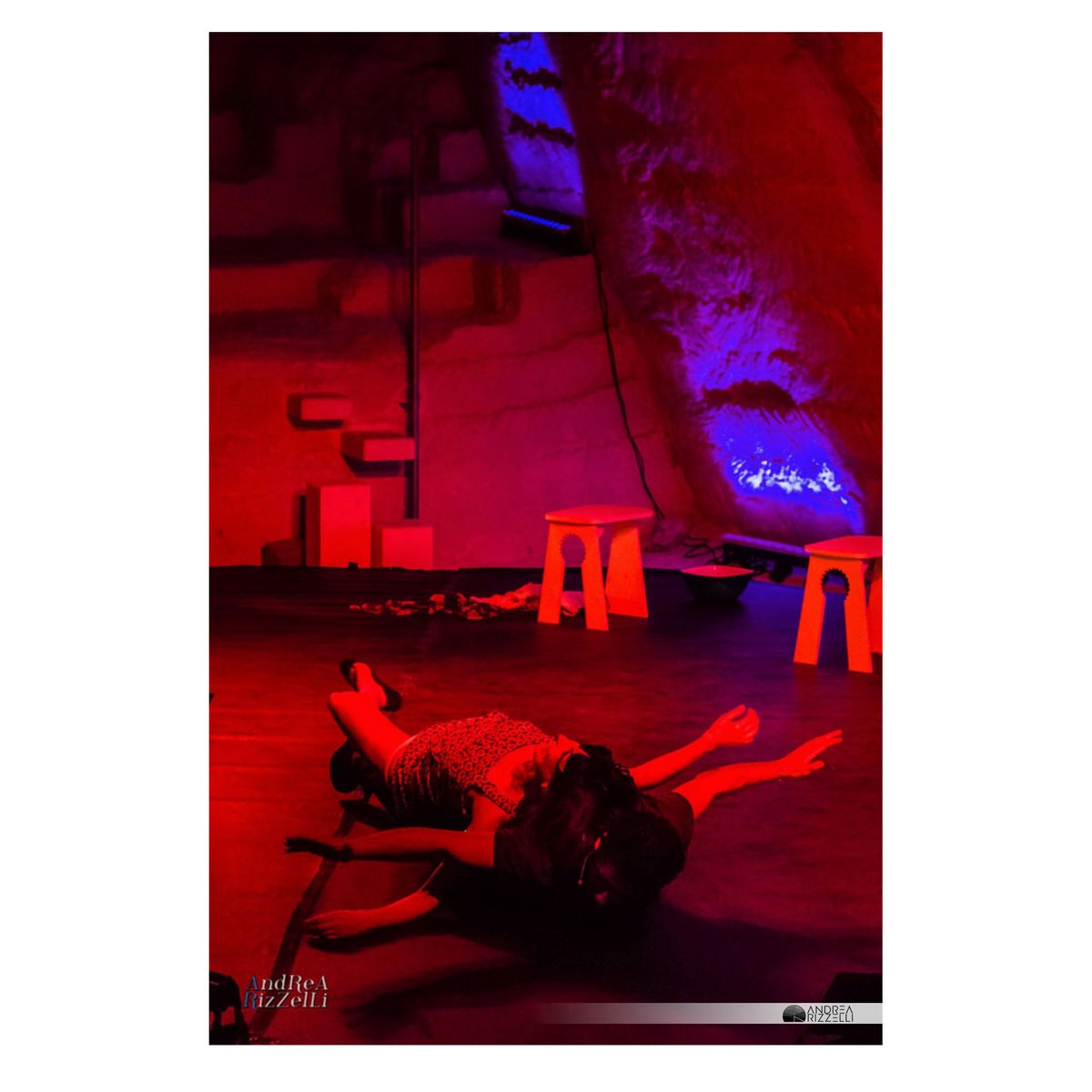 #photography #fotografia #photograph #streetphotography #urbanphotography #streetphotographers #streetphoto #Theatre #Lighting #teatro #luci #shadows #ombre #music #musica #sassi #matera #cave #stone #pietra #theatrephotography #fotografiadiscena