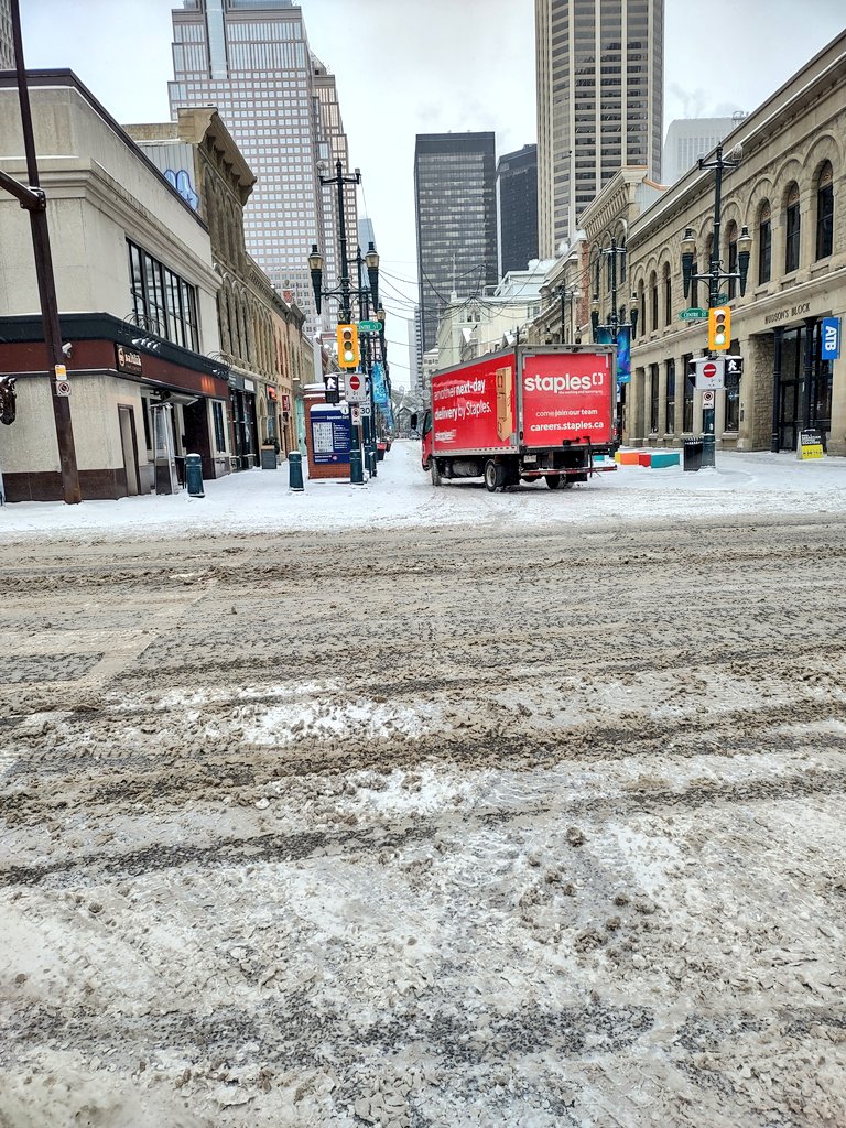 yycbikeguy's tweet photo. Rough going today. #yycbike. #boostie was pretty well maxed out on the school run this morning. Sporadic plowing of the cycle tracks. Make good choices! https://t.co/l42tHk6jLL
