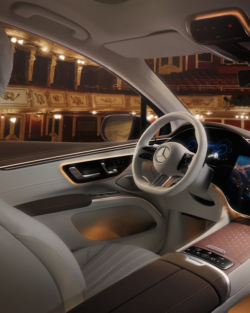 MercedesBenzUSA's tweet image. Redefining the traditional display: the MBUX Hyperscreen. ​

56in wide with 24 gigabytes of RAM and 8 CPU cores.​

#MercedesBenz #EQS #DefiningClass