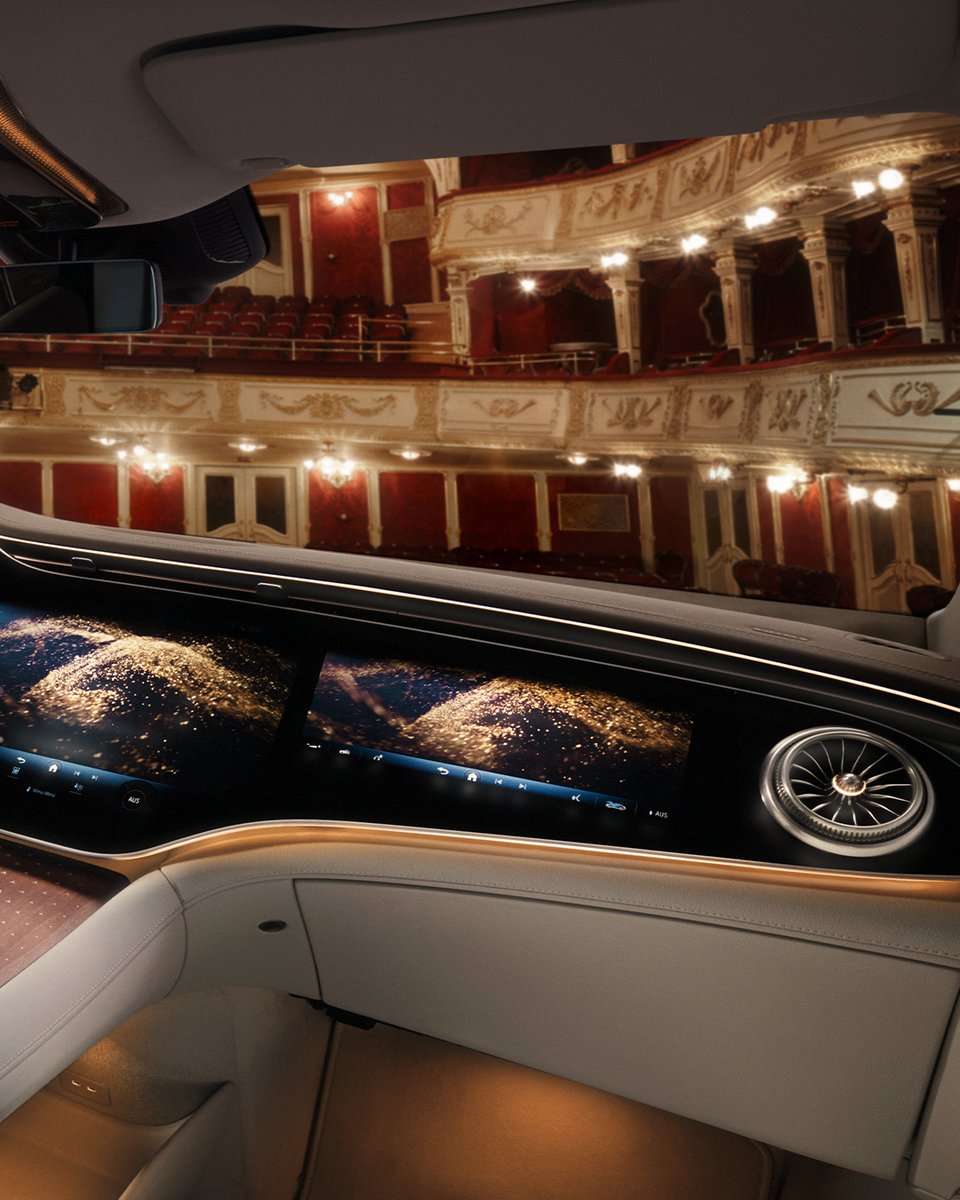 MercedesBenzUSA's tweet image. Redefining the traditional display: the MBUX Hyperscreen. ​

56in wide with 24 gigabytes of RAM and 8 CPU cores.​

#MercedesBenz #EQS #DefiningClass