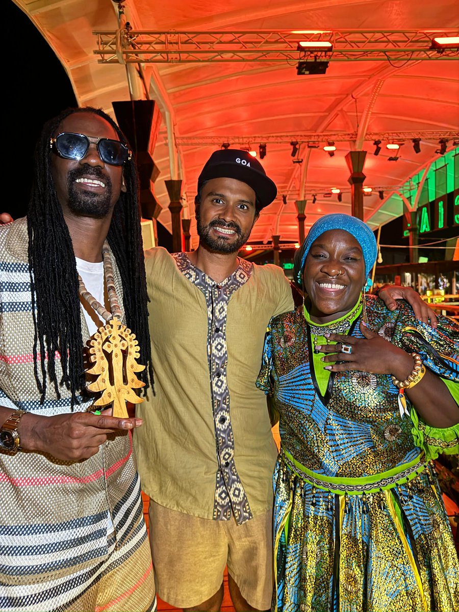 QueenOmega_off's tweet photo. « Vibe hai kya? » 🇮🇳 
@GoaSunsplash  was pure vibes ✨
Blessing to all the people deyah for the warm welcoming spiritual vibrations we ha sharin all together… music heals

Give thanks Mama India ♥️

#queenomegamusic #goasunsplash #generallevy #ontour #india #reggae #livemusic https://t.co/qTcCMJkx45