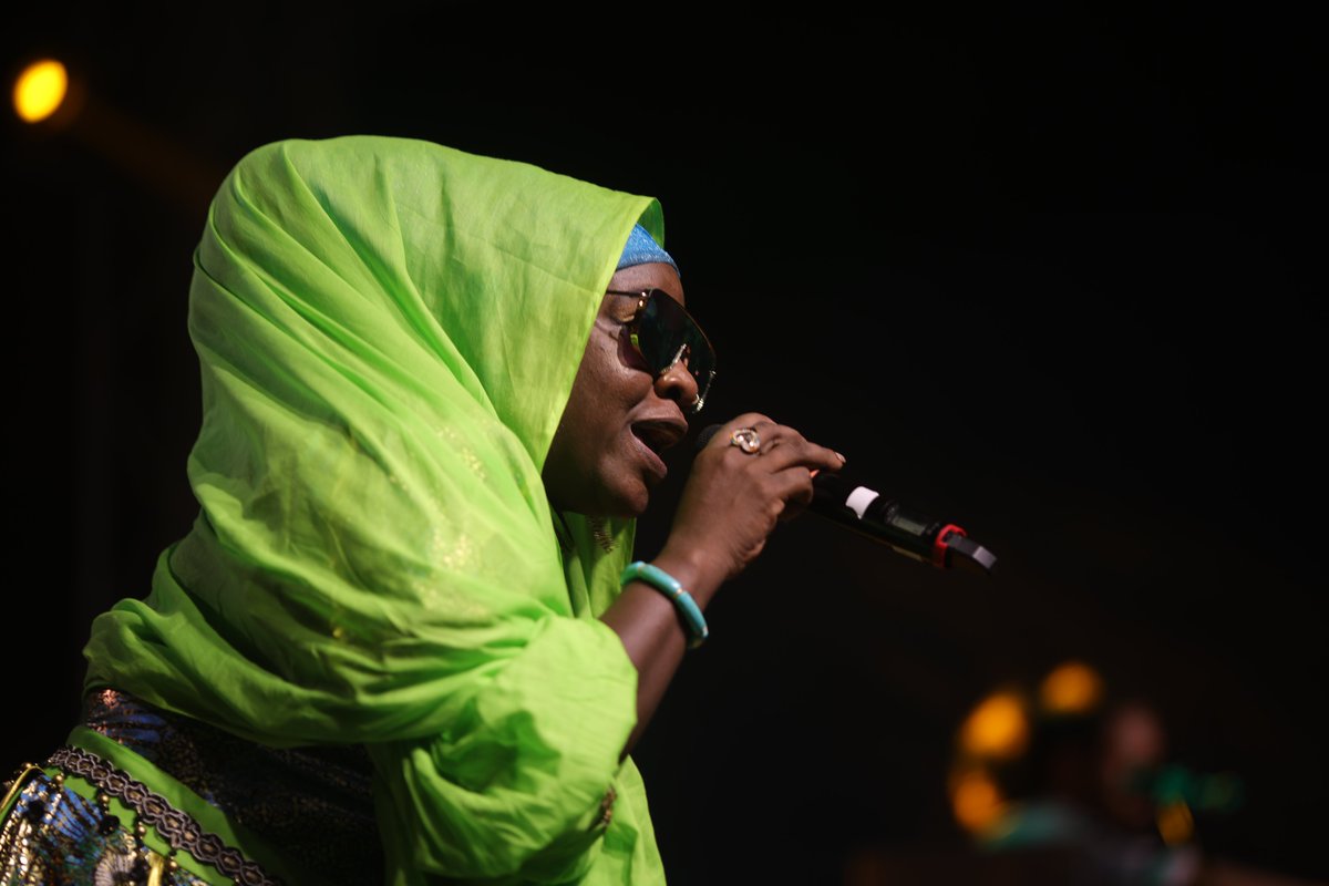 QueenOmega_off's tweet photo. « Vibe hai kya? » 🇮🇳 
@GoaSunsplash  was pure vibes ✨
Blessing to all the people deyah for the warm welcoming spiritual vibrations we ha sharin all together… music heals

Give thanks Mama India ♥️

#queenomegamusic #goasunsplash #generallevy #ontour #india #reggae #livemusic https://t.co/qTcCMJkx45