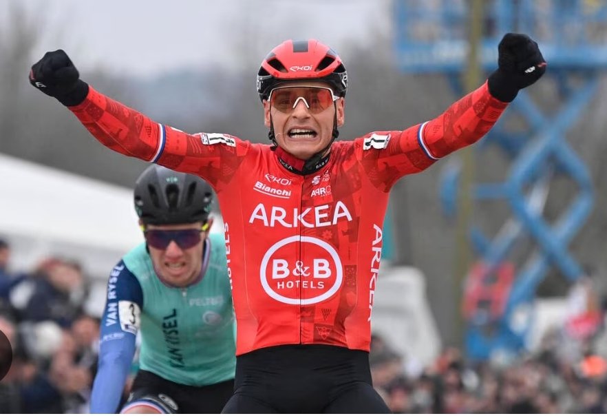 ca_deraille's tweet photo. 🚨 Cross Time, demain 19h-20h

- Debrief des 🇨🇵🇧🇪🇳🇱
- Cap sur Benidorm ce week-end (Retour de Wout ⚠️)
- Les paris 🖊️

@Anthony_Colas15 @gilleslouks @chainelsteve @jeremysahakian https://t.co/ghBqVtznF7
