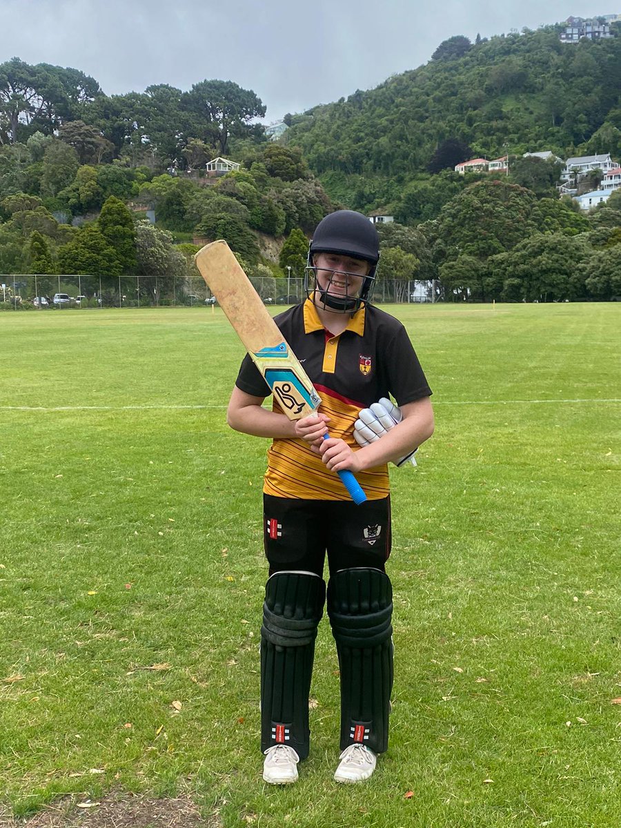 Enjoying a period overseas presently is TY student Zoe Bell from @IENewparkSchool & @pembrokecricket. Zoe has teamed up with Wellington Collegians CC in New Zealand for the next eight weeks. @WgtnCollegians