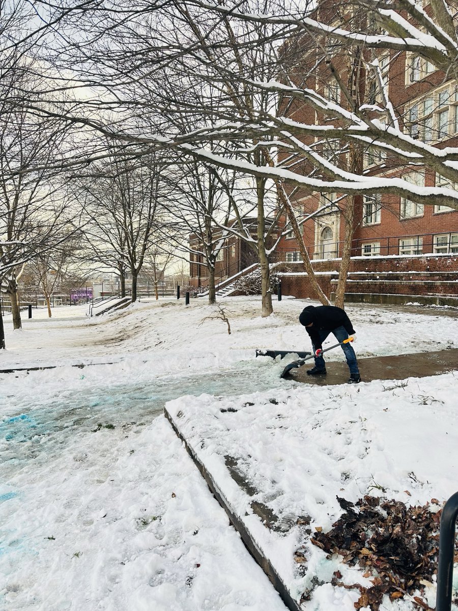 DCDGS's tweet photo. Hats off to our Snow Team for their dedication.👏
Their hard work ensures that DC remains operational and ready for whatever winter throws our way! DGS is working tirelessly, clearing every government facility- including @dcpublicschools! #DGSMaintainsDC #WinterReadyDC❄️ https://t.co/eWWoQK9p2n