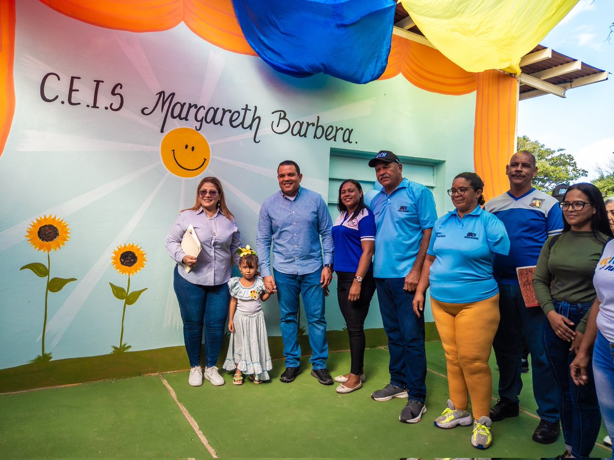 Marelys Castro Rodríguez (@marelyscastror) on Twitter photo 📌En compañía del Gob, <a href="/v_clarkb/">Víctor Clark Boscán</a> entregamos el C.E.I.S “Margareth Barbera” de Caujarao para beneficiar a 170 niños y niñas, trabajos que se realizaron gracias al apoyo del Pdte <a href="/NicolasMaduro/">Nicolás Maduro</a> y #Bricomiles, para continuar promoviendo una educación de calidad.
<a href="/_LaAvanzadora/">Yelitze Santaella</a>
¡ 📌En compañía del Gob, <a href="/v_clarkb/">Víctor Clark Boscán</a> entregamos el C.E.I.S “Margareth Barbera” de Caujarao para beneficiar a 170 niños y niñas, trabajos que se realizaron gracias al apoyo del Pdte <a href="/NicolasMaduro/">Nicolás Maduro</a> y #Bricomiles, para continuar promoviendo una educación de calidad.
<a href="/_LaAvanzadora/">Yelitze Santaella</a>
¡