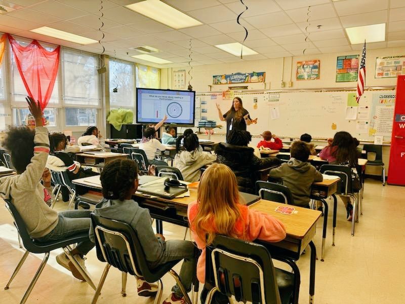 MsBrombacher's tweet image. 3rd graders in Mr. Crawford's class practiced reading thermometers today!π‘οΈThey used communication & critical thinking skills to code a path for the @Sphero Indi!π Thanks to @amyeich_TRT for helping out!π#PPSShines @HodgesManorPPS @PortsVASchools @WandaCalhoun13 @jennthomas75