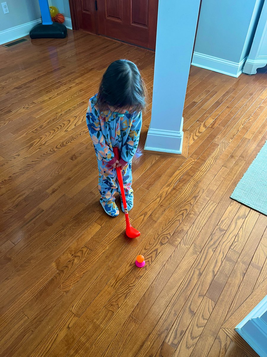 Vaughn_Golf's tweet photo. This maybe the only lesson I give today but it was a great one. Ready for springtime to be here #PGA #Snowbreak #GolfLife #lifetimesport #golf #golfer https://t.co/WtebXQobVw